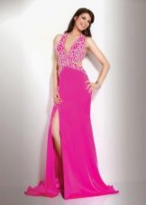 Гореща розова рокля с кристали и влак