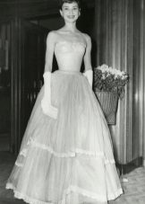 Audrey Hepburn rutulinė suknelė