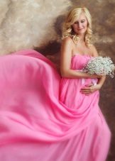 Ροζ φόρεμα μητρότητας