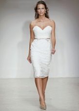 Lace sheath wedding dress na may neckline (bust)