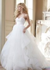 Μακρύ φουσκωτό γαμήλιο φόρεμα με ψηλή μέση