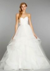 Gaun pengantin panjang bengkak dengan pinggang tinggi