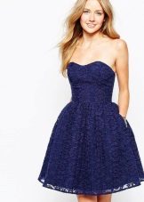 robe en organza brodée bleu marine