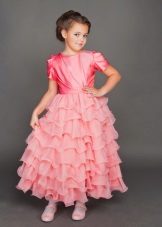 فستان التخرج باللون الوردي لرياض الأطفال