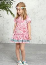 Menina de 5 anos vestido estampado de verão