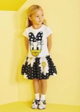 Váy hè cho bé gái 5 tuổi với anh hùng