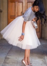 romantiškas pūkuotas midi sijonas