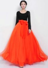 Duga šifonska suknja s lukom narančastom