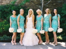 Pakaian berwarna-warni untuk pengiring pengantin