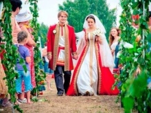 Vestido de noiva em estilo folk russo
