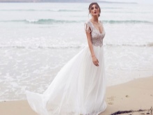 فستان زفاف من آنا كامبل 2016 بديكور على صد