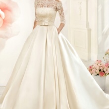 Un lujoso vestido de novia de marfil de Naviblu