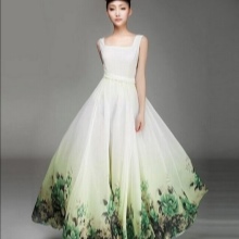Biele a zelené svadobné šaty