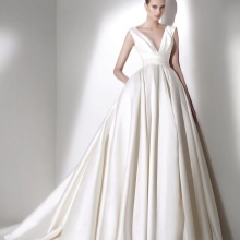 فستان زفاف من مجموعة 2015 من ايلي صعب خط