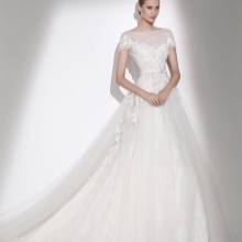 Suknia ślubna z kolekcji 2015 z koronki Eli Saab