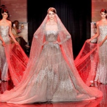 Ein silberfarbenes Hochzeitskleid von Eli Saab