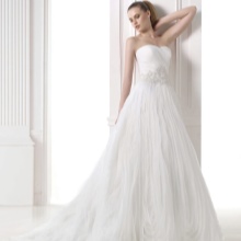 Vestuvinė suknelė iš „DREAMS“ kolekcijos, kurią sukūrė „Pronovias a-line“