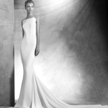 Minimalismus Hochzeitskleid von Pronovias 2016