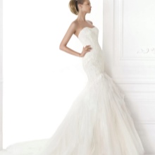 Suknia ślubna z kolekcji DREAMS firmy Pronovias