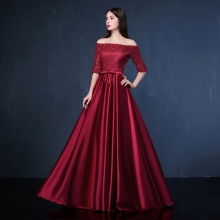 váy dạ hội màu đỏ tía từ Trung Quốc