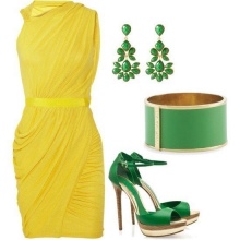 Zelena dodatna oprema za žutu haljinu