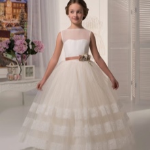 Абитуриентска рокля в детска градина бяла а-линия