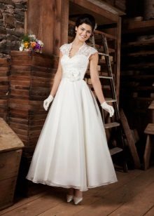Ankle-length wedding dress