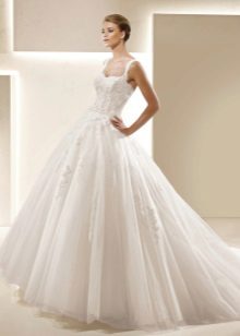 Пищна сватбена рокля от La Sposa