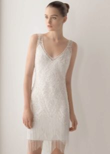 Short wedding dress with a hairpin
