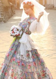 Bröllopsklänning i rysk stil