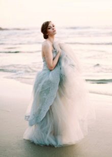 Салатна плажна сватбена рокля