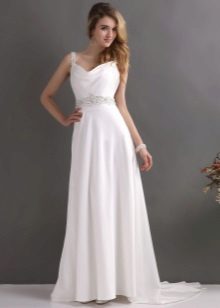 Vestido de novia de corte simple.