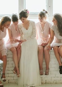 Pakaian perkahwinan gaya Provence dengan lengan panjang lengan panjang