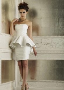 Trumpa „peplum“ vestuvinė suknelė