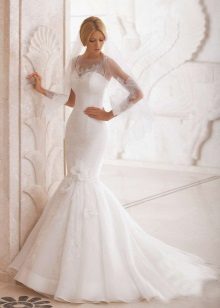 Сватбена рокля русалка от лейди Уайт