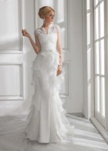 Closed wedding dress from Lady White