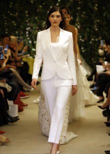 Düğün giyimi ___ 'dan Carolina Herrera
