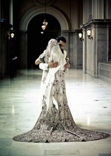 فستان زفاف مسلم مع الأنماط