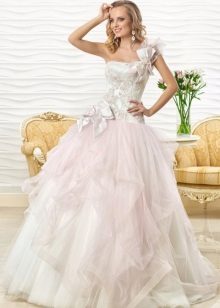 Rožinė vestuvinė suknelė iš Oksanos Mukha