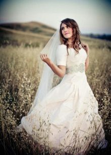 Vestuvinė suknelė be rankovių