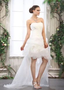Сватбена къса пухкава рокля с влак