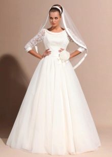 Kompletna vjenčana haljina s čipkastim rukavima