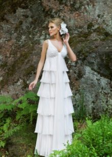 „Rustic“ kaskadinių sijonų vestuvinė suknelė
