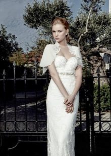 فستان زفاف من الدانتيل بوليرو