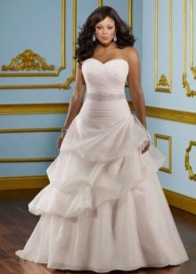 Γαμήλιο φόρεμα λευκό για πλήρεις μπουνέτες