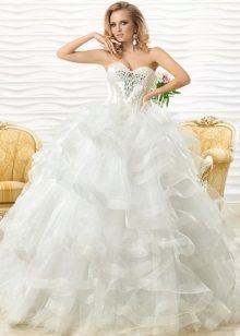 Великолепна сватбена рокля с каскадна пола от Оксана Муха
