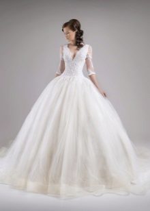 Сватбена рокля в стил принцеса