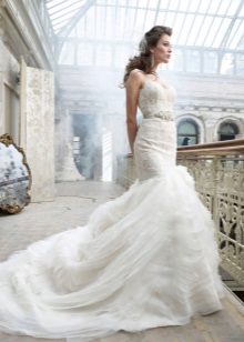 Сватбена рокля на русалка от Лазаро