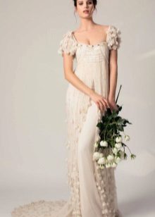 Empírové svatební šaty s objemovými rukávy