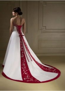 Сватбена рокля с червени вертикални акценти